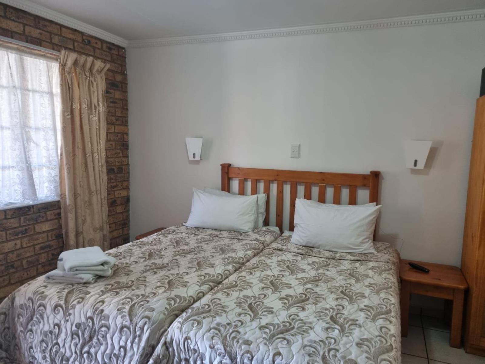 Airport Inn Bed And Breakfast Kempton Park Exterior photo