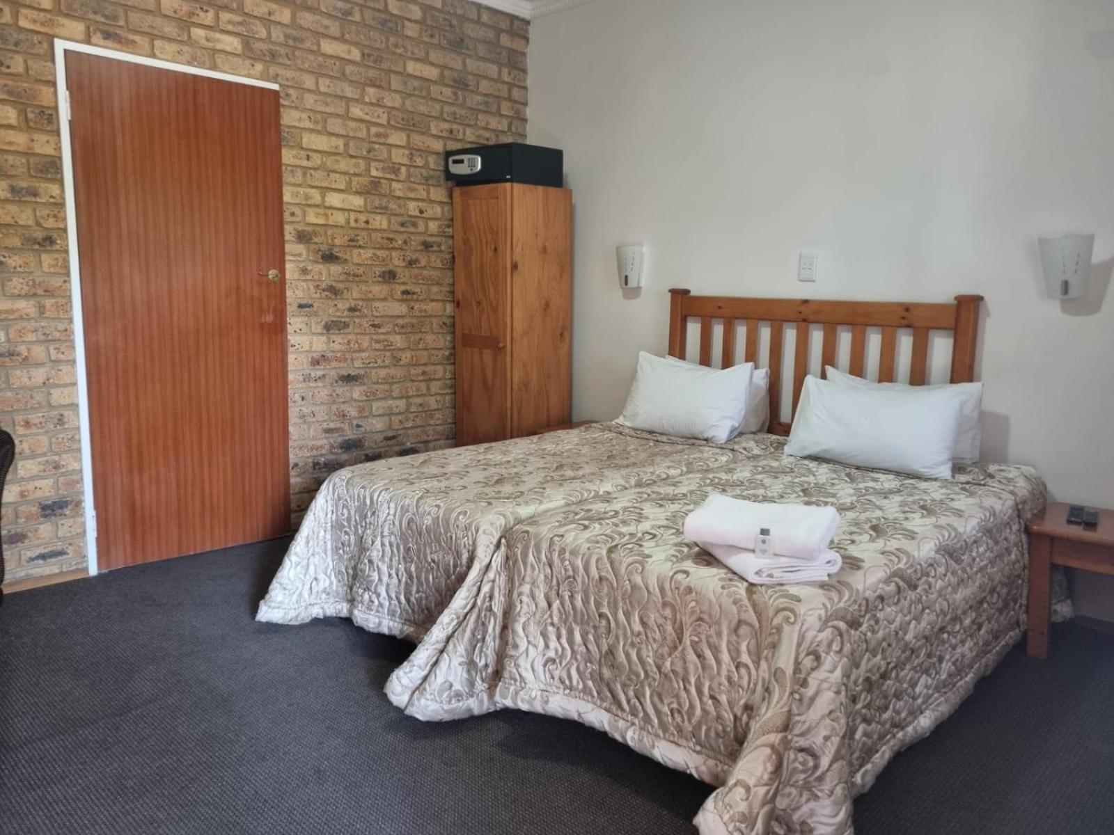 Airport Inn Bed And Breakfast Kempton Park Exterior photo