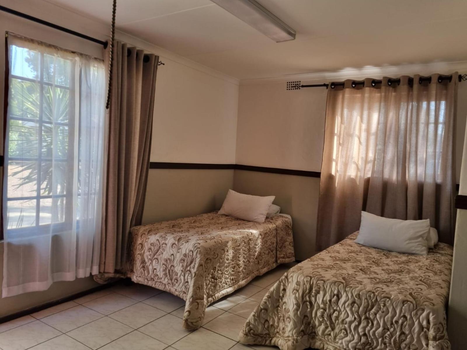 Airport Inn Bed And Breakfast Kempton Park Exterior photo